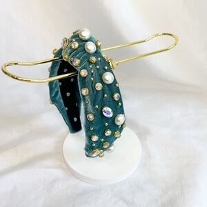 Lele Sadoughi green Velvet knotted Embellished Headband- new without tags